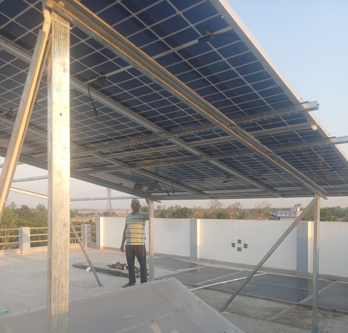 Rooftop Solar Installation — Pepeeganj photo 2